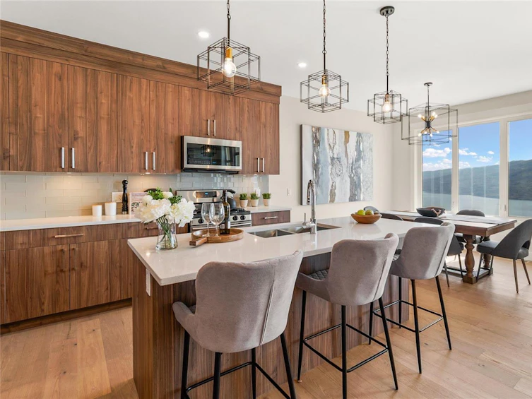 6038 Gerrie Road, Peachland, BC, V0H 1X4