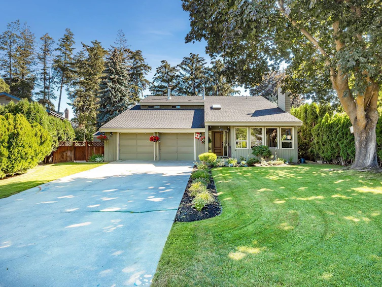 4329 Dunvegan Court, Kelowna, BC, V1W 2L6