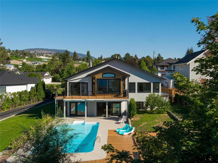 989 Regal Road, West Kelowna, BC, V1Z 1E4