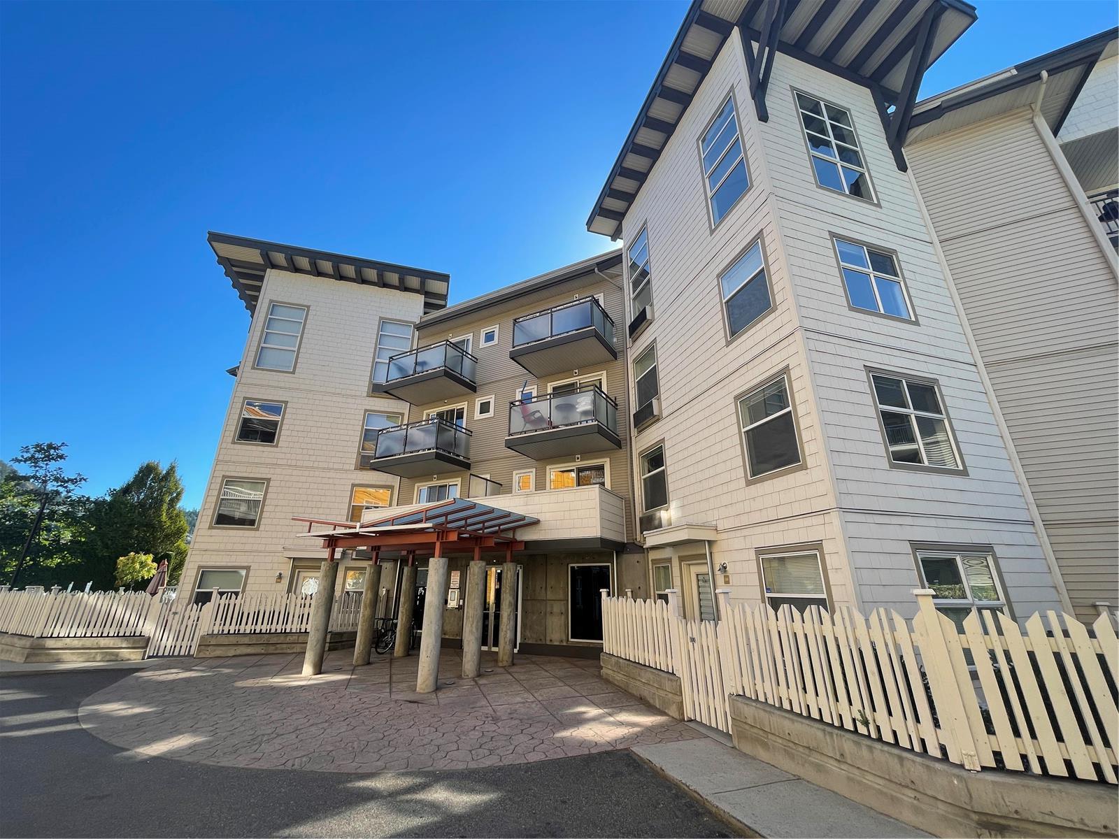200-567 Yates Road, Kelowna, BC, V1V 2V4