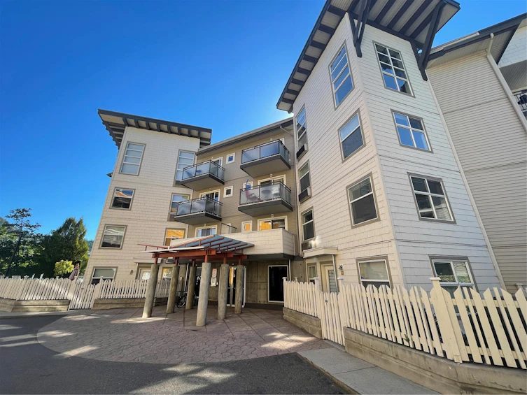 200-567 Yates Road, Kelowna, BC, V1V 2V4