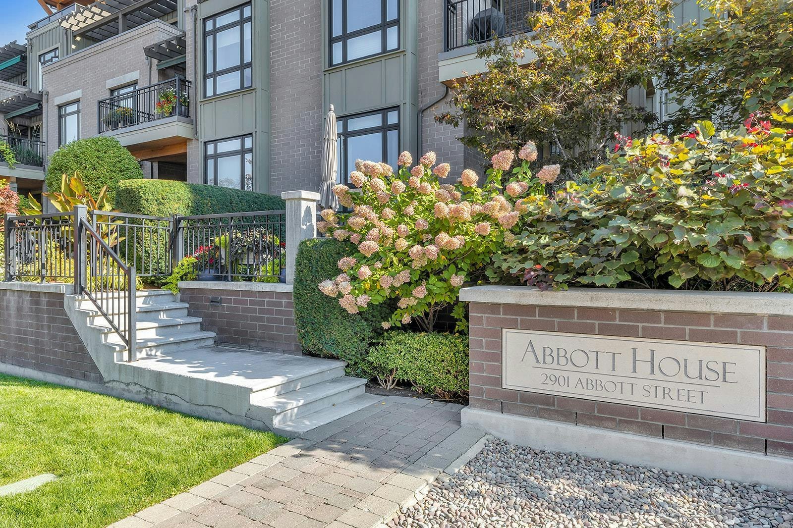 112-2901 Abbott Street, Kelowna, BC, V1Y 1G7
