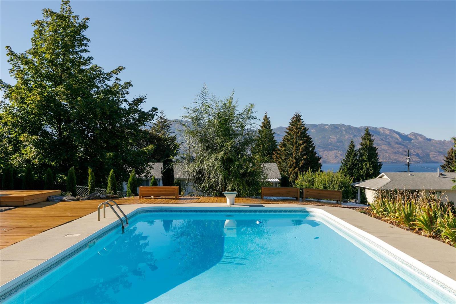 989 Regal Road, West Kelowna, BC, V1Z 1E4