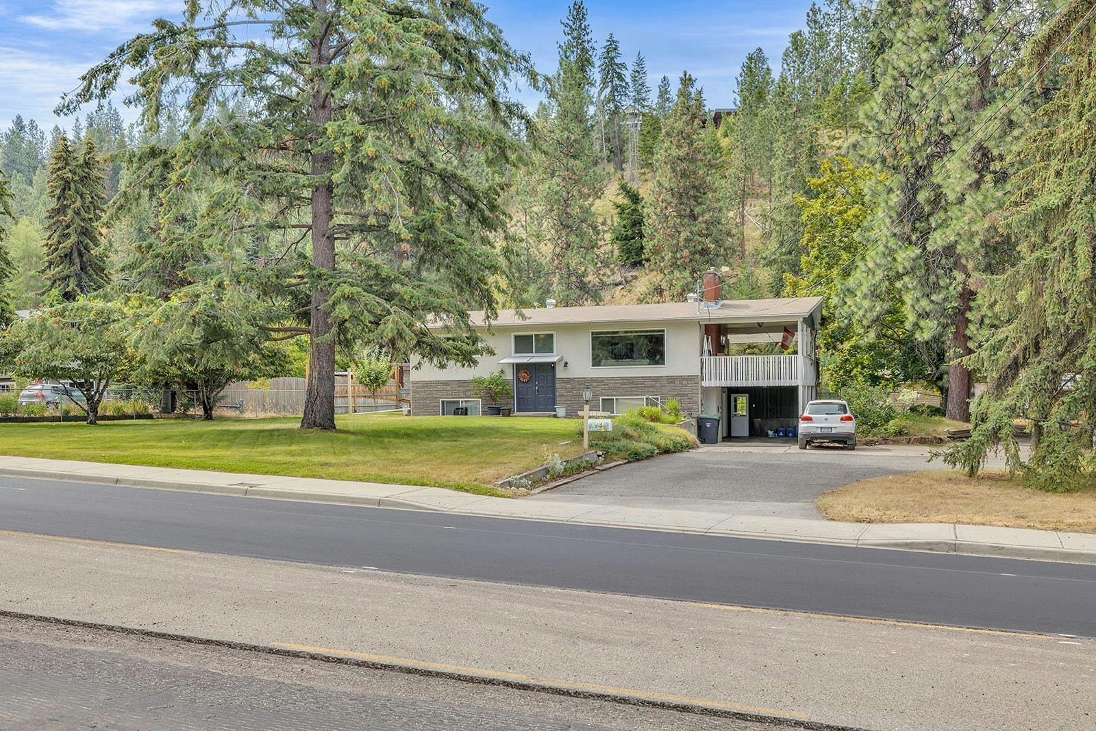 4740 Gordon Drive, Kelowna, BC, V1W 4P4