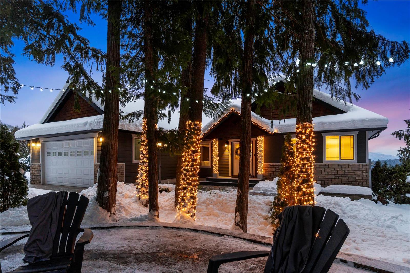 1422 Huckleberry Drive, Sorrento, BC, V0E 2W1