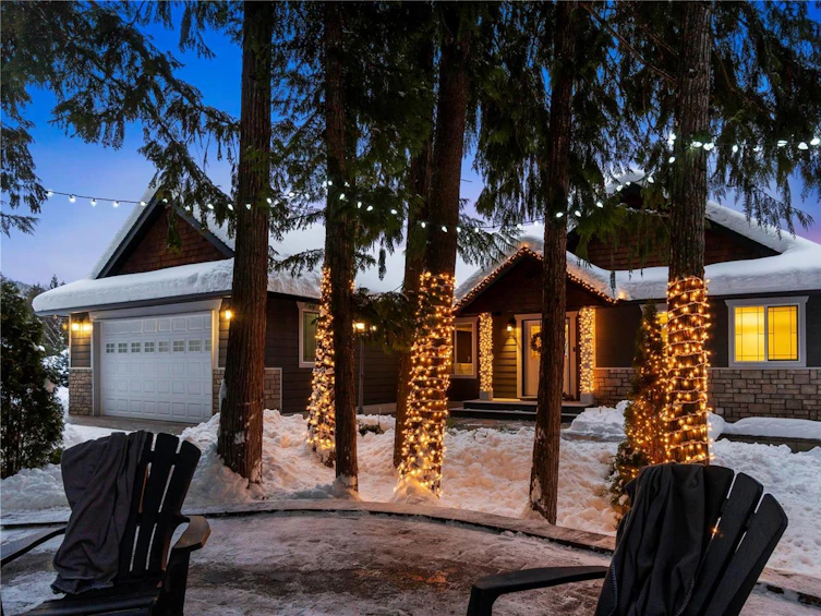 1422 Huckleberry Drive, Sorrento, BC, V0E 2W1