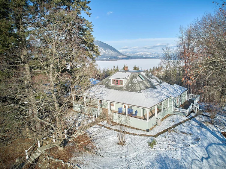 1651 Northeast 2nd Avenue, Salmon Arm, BC, V1E 1P1