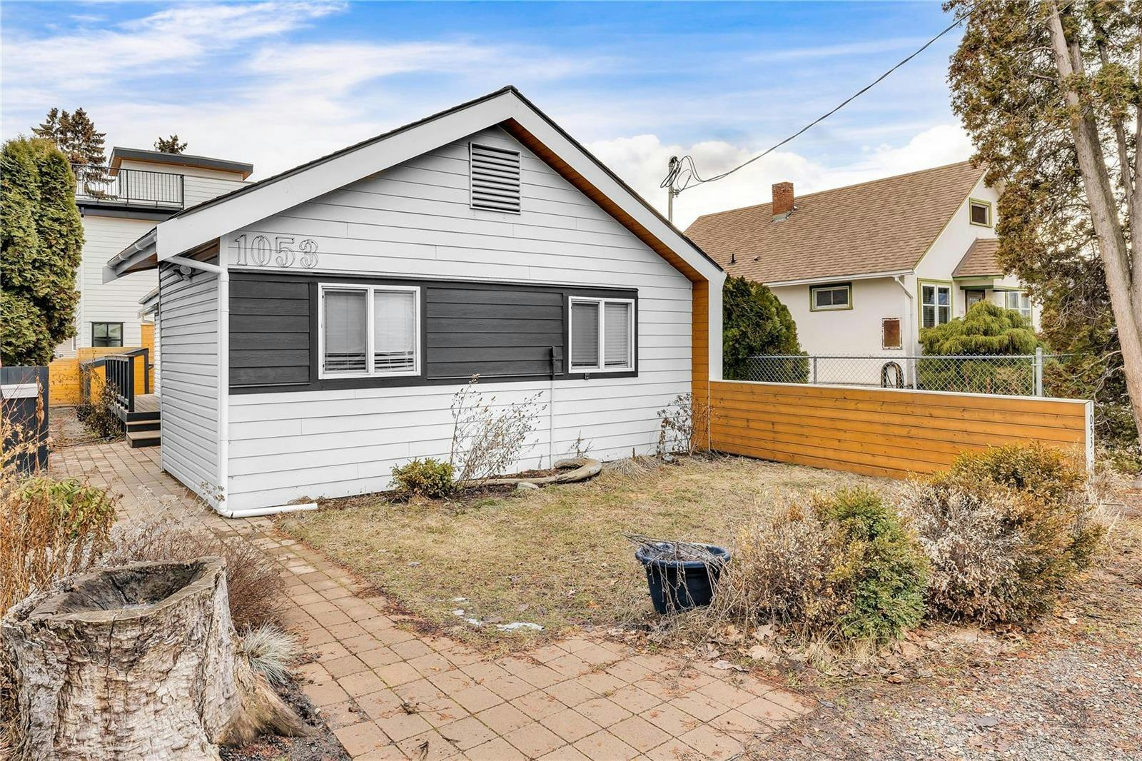 1053 Martin Avenue, Kelowna, BC, V1Y 6V6