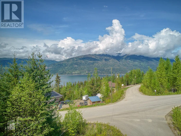 5070 Ridge Road, Eagle Bay, BC, V0E 1T0