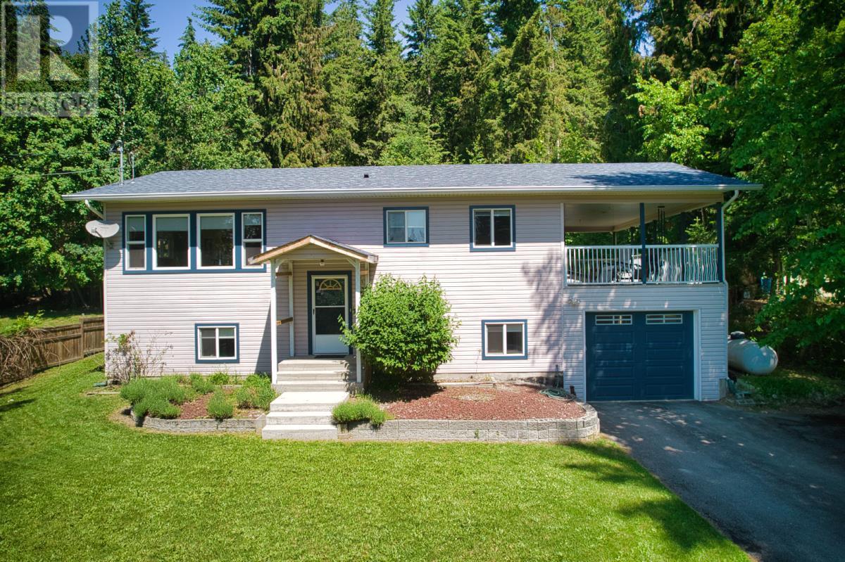 7451 Estate Drive, Anglemont, BC, V0E 1M8