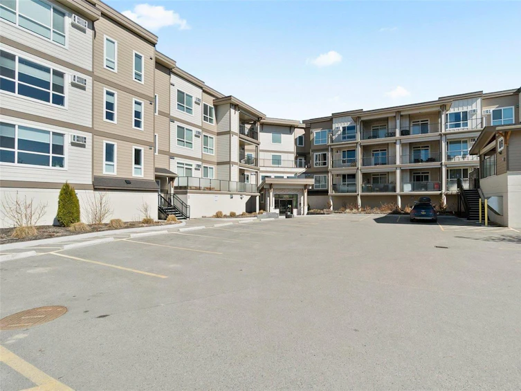 310-3090 Burtch Road, Kelowna, BC, V1W 5G9