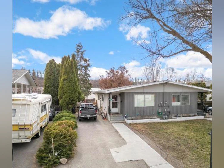 865 Thompson Road, Kelowna, BC, V1X 3X2