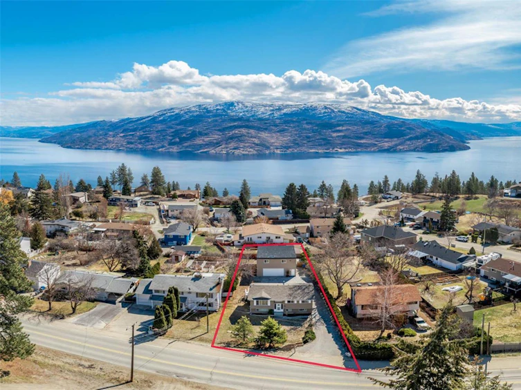 4879 Princeton Avenue, Peachland, BC, V0H 1X7
