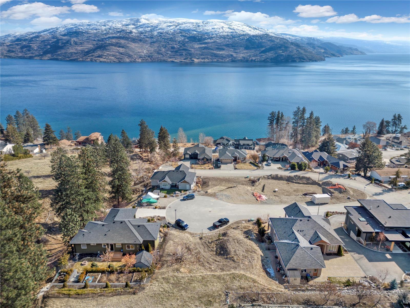 6486 Sherburn Road, Peachland, BC, V0H 1X7