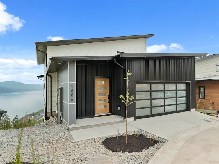 1806 Grey Owl Court, Kelowna, BC, V1V 0C6