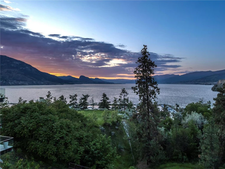 595 Vancouver Avenue, Penticton, BC, V2A 1A4
