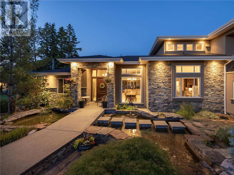 2250 James Road, Kelowna, BC, V1W 2T7
