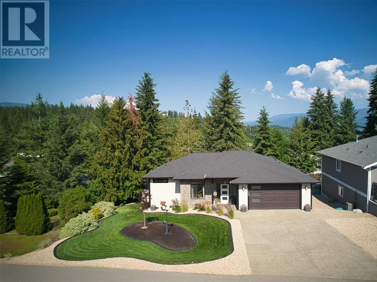 34-2592 Alpen Paradies Road, Blind Bay, BC, V0E 1H1