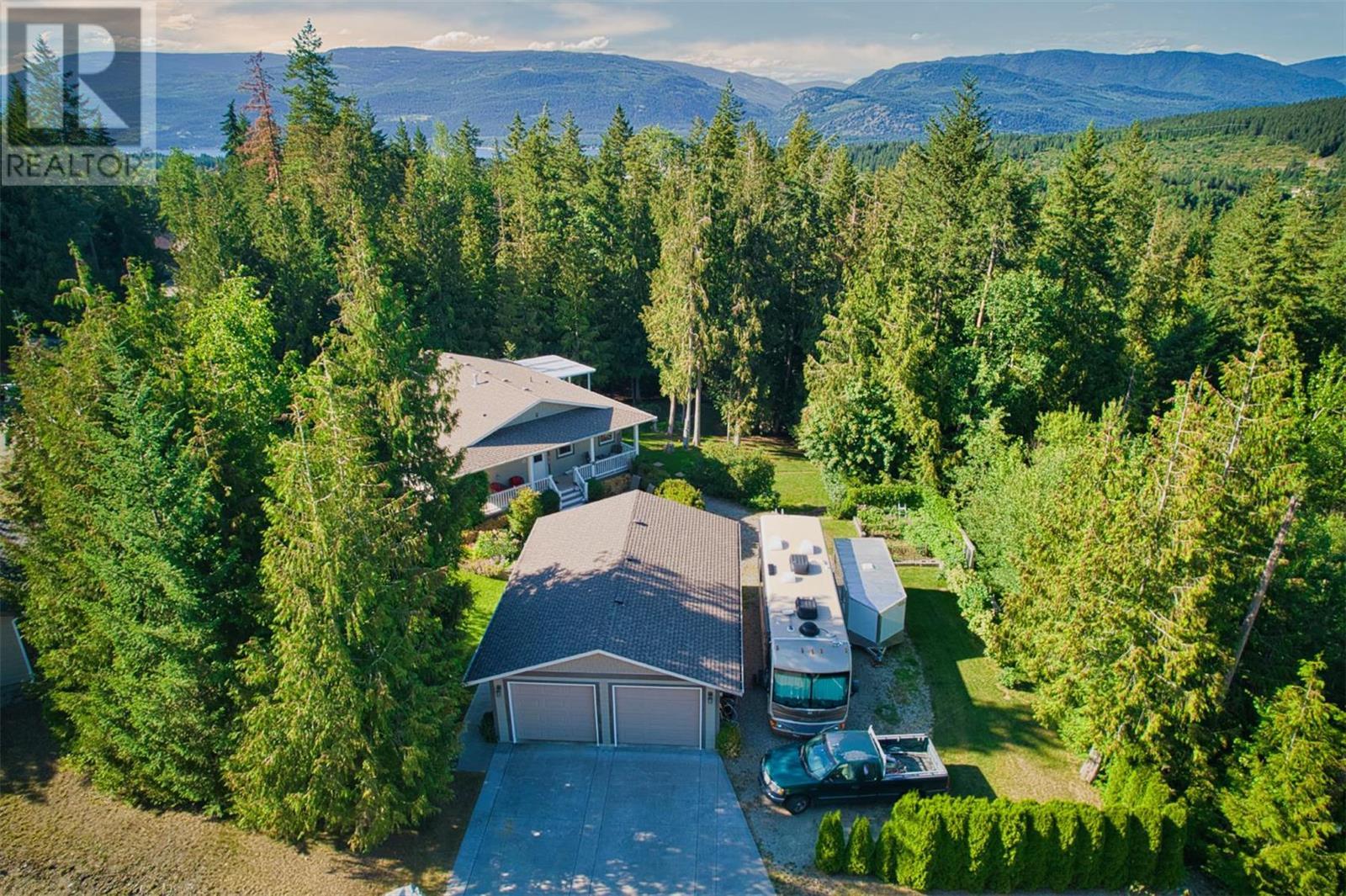 2219 Wildflower Lane, Sorrento, BC, V0E 2W1
