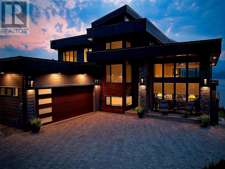 3553 Eagle Bay Road, Eagle Bay, BC, V0E 1H1