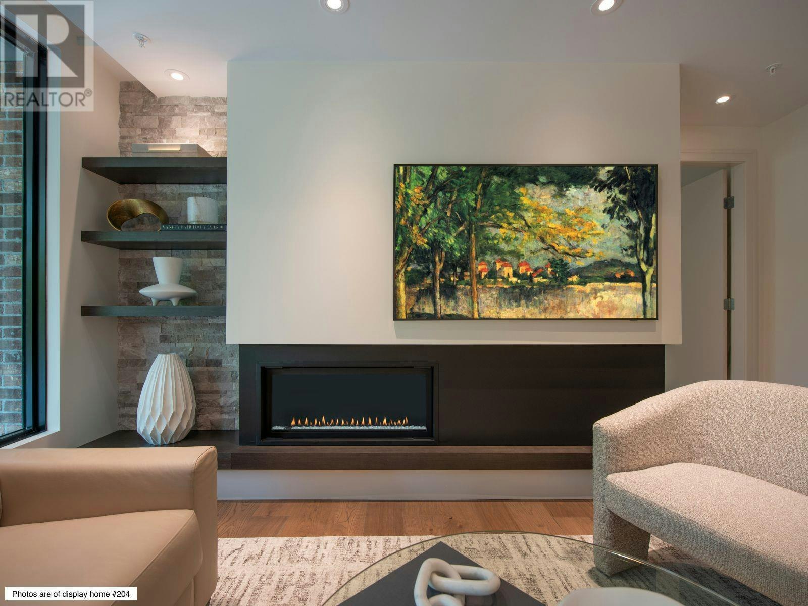 102-450 Groves Avenue, Kelowna, BC, V1Y 4Y5