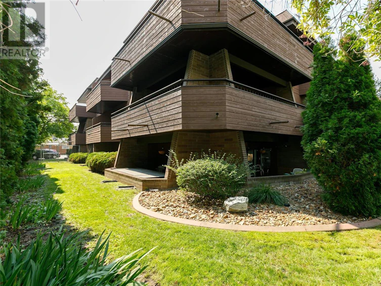 103-983 Bernard Avenue, Kelowna, BC, V1Y 6P7