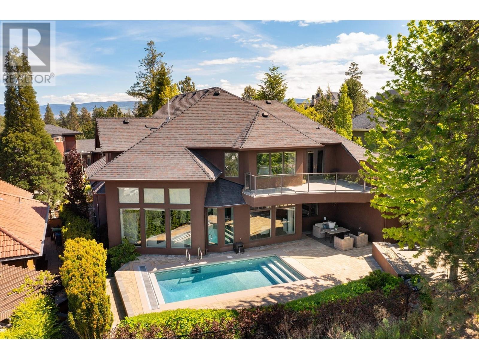 989 Westpoint Drive, Kelowna, BC, V1W 4Z9