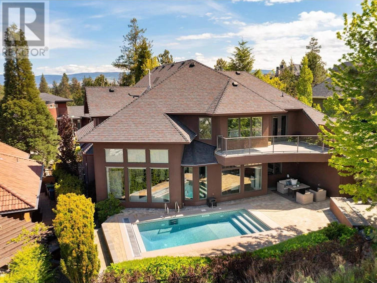 989 Westpoint Drive, Kelowna, BC, V1W 4Z9