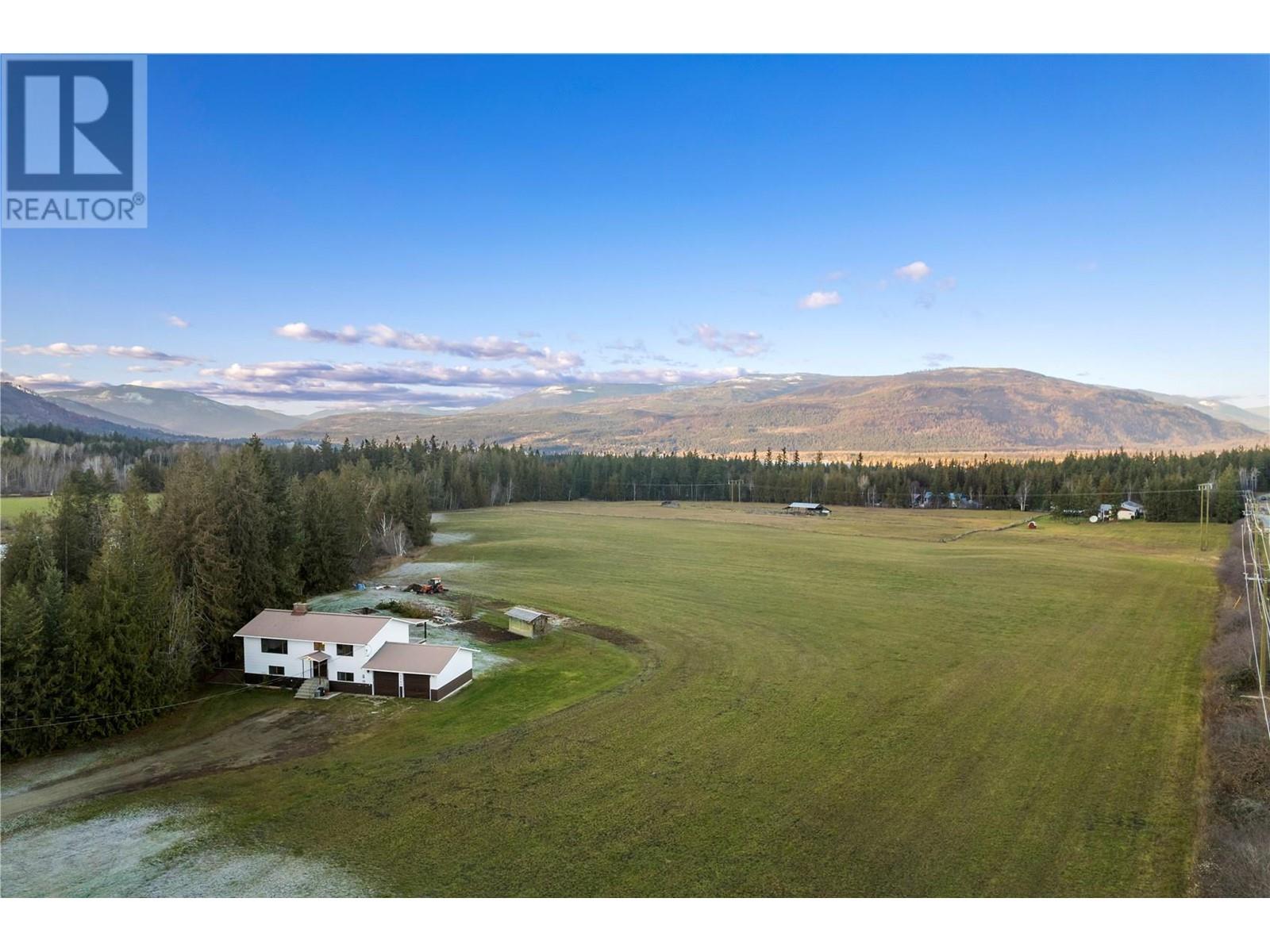 1307 Fredrickson Road, Sorrento, BC, V0E 2W1