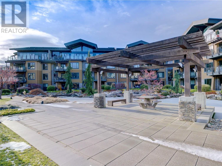 206-4380 Lakeshore Road, Kelowna, BC, V1W 5N3