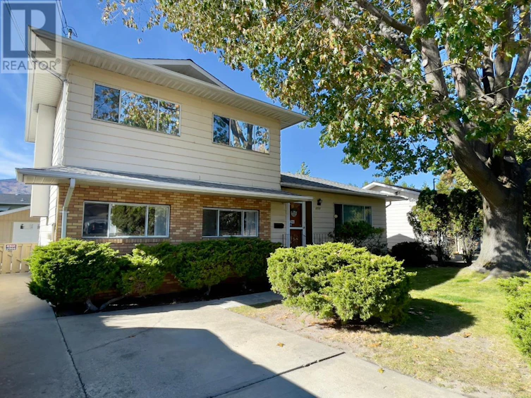 2733 SOUTH South Main Street, Penticton, BC, V2A 5J5