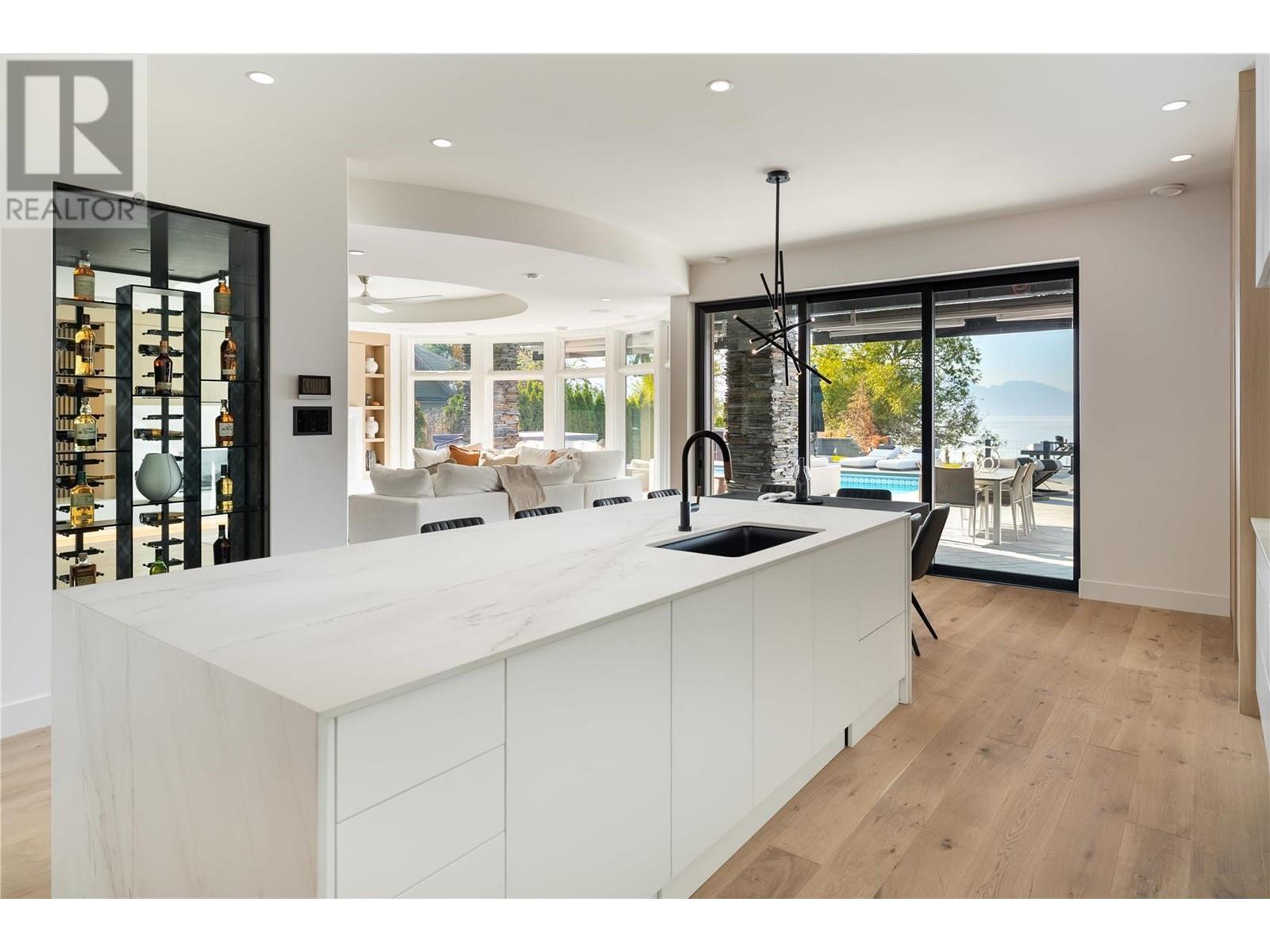 3602 Lakeshore Road, Kelowna, BC, V1W 3L5 - 13