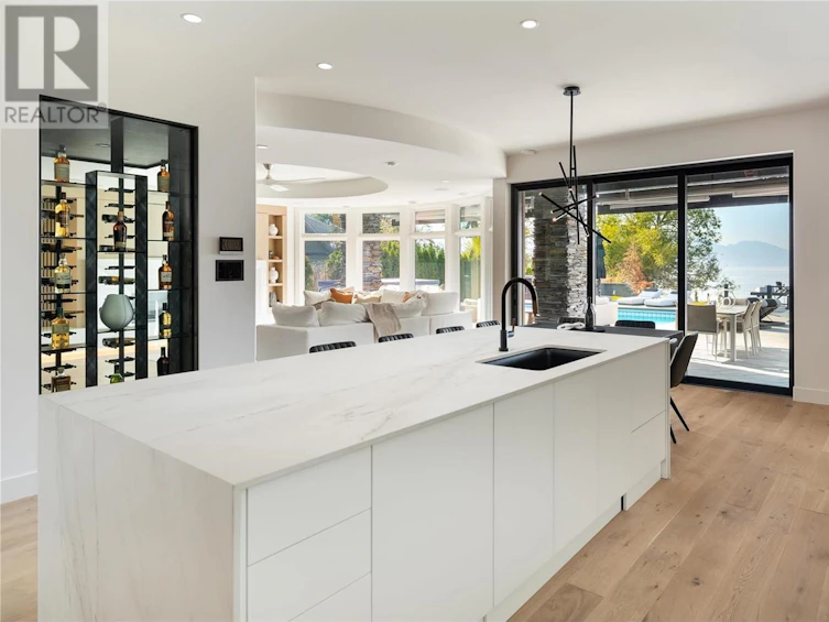 3602 Lakeshore Road, Kelowna, BC, V1W 3L5 - 13