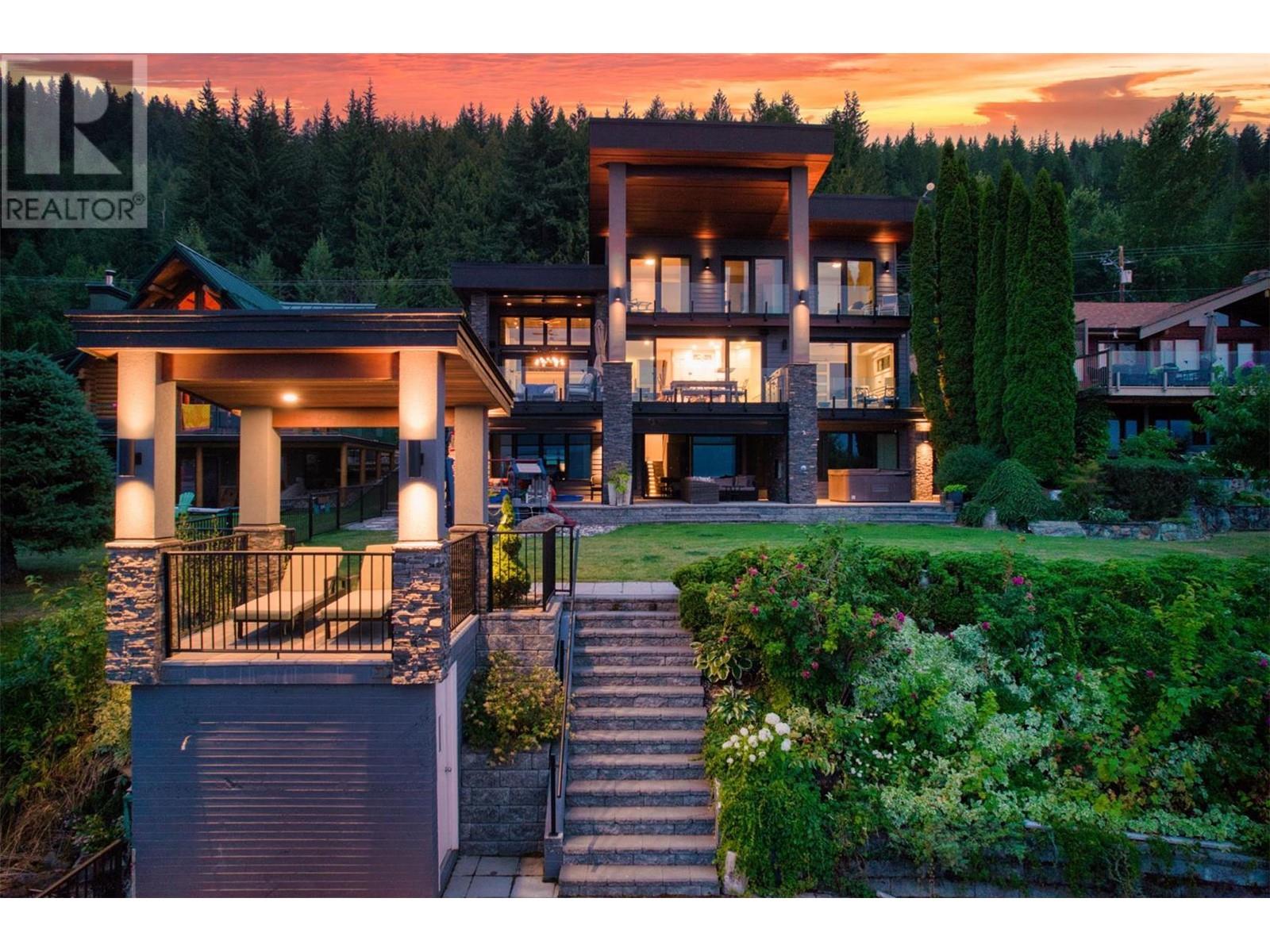3553 Eagle Bay Road, Eagle Bay, BC, V0E 1H1