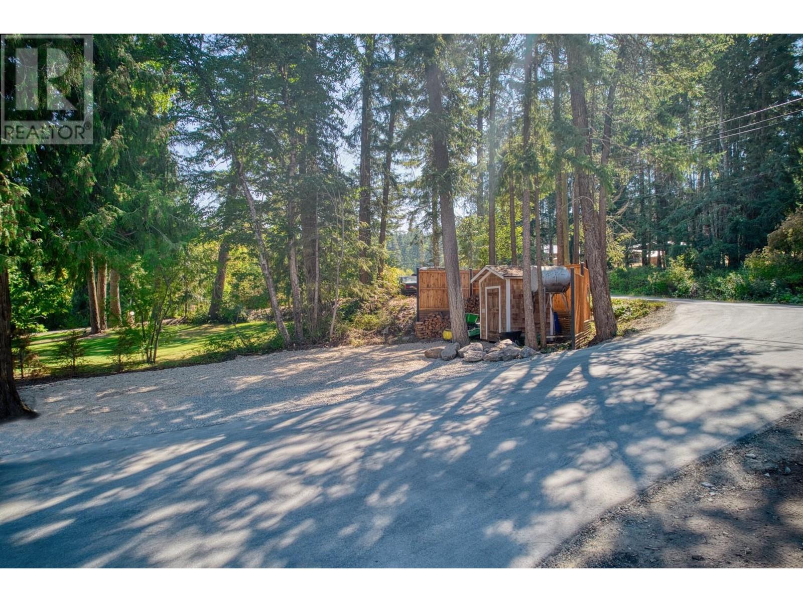 1897 Blind Bay Road, Blind Bay, BC, V0E 2W1 - 14
