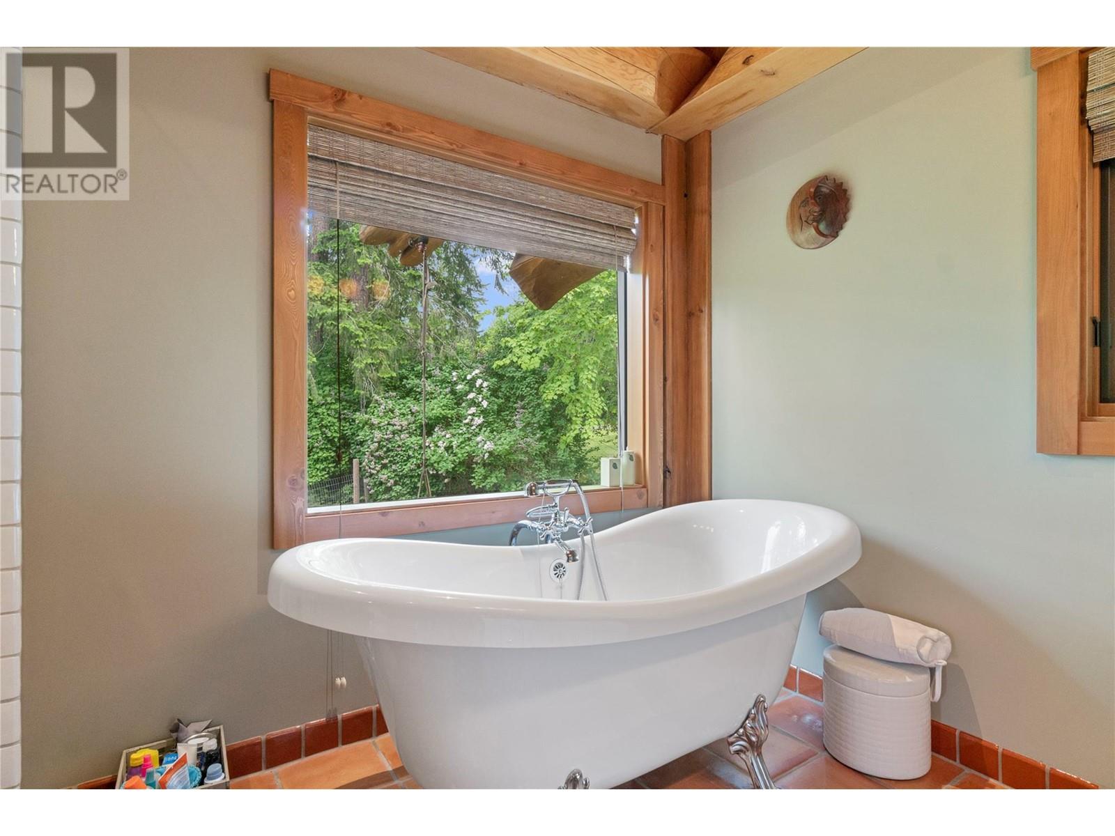 1897 Blind Bay Road, Blind Bay, BC, V0E 2W1 - 39