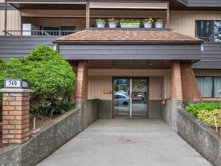 402-740 Winnipeg Street, Penticton, BC, V2A 5N3