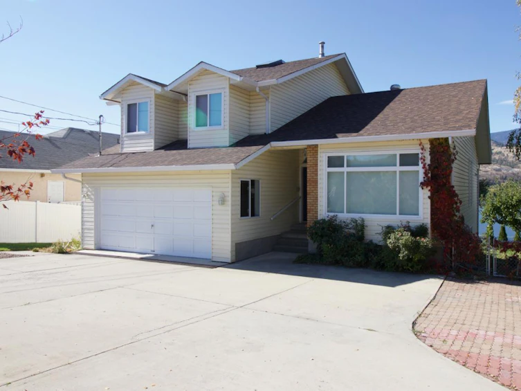 7052 Tucelnuit Drive, Oliver, BC, V0H 1T2