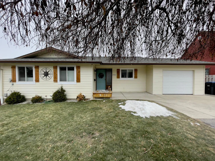 2723 Dafoe Street, Penticton, BC, V2A 7G6