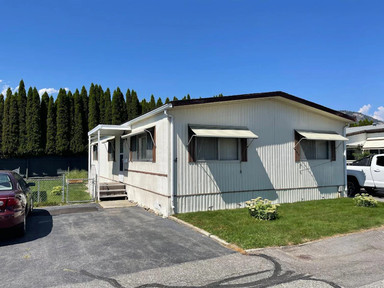 4-999 Burnaby Avenue, Penticton, BC, V2A 1G7