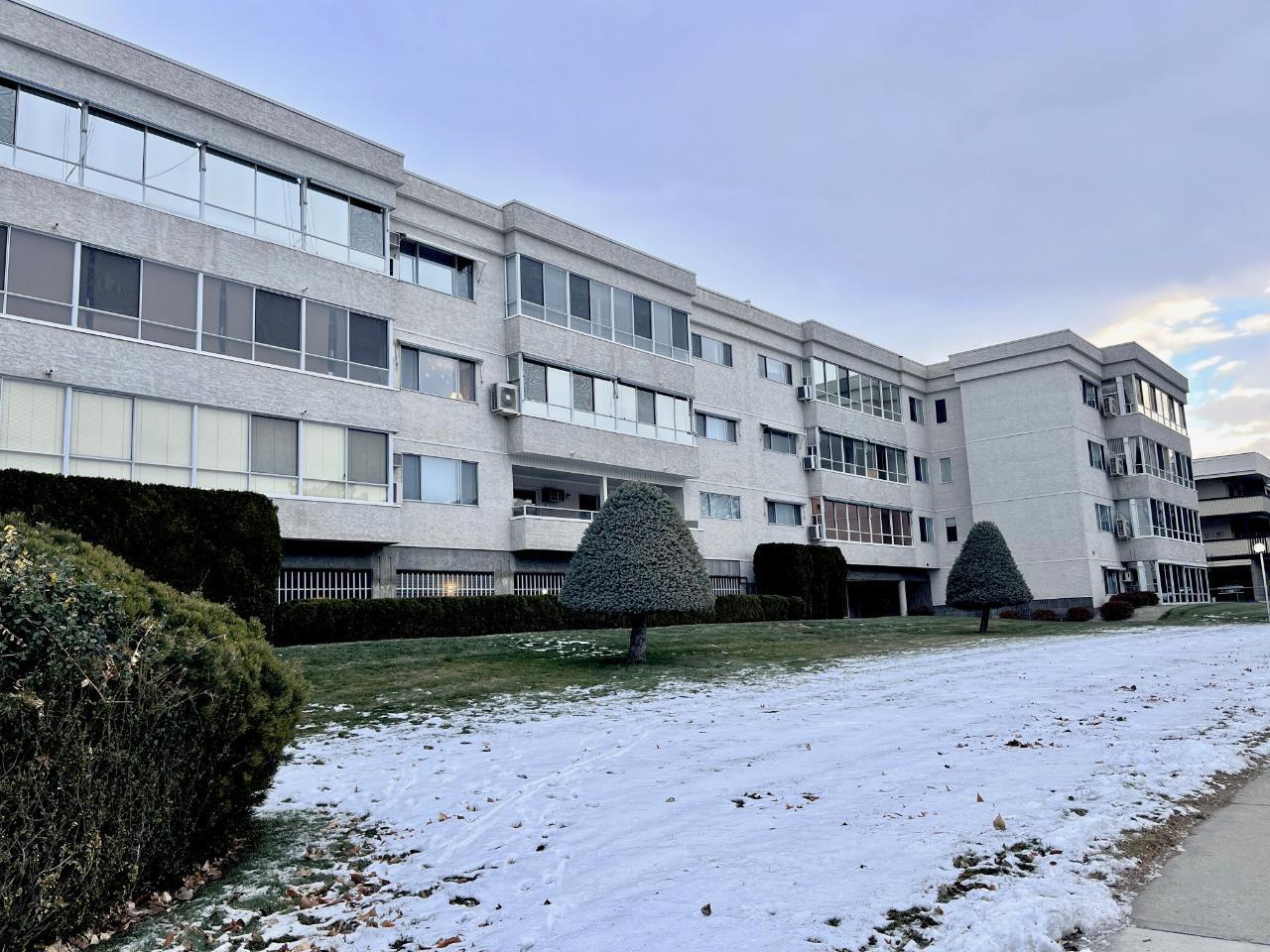 208-195 Warren Avenue, Penticton, BC, V2A 3N1