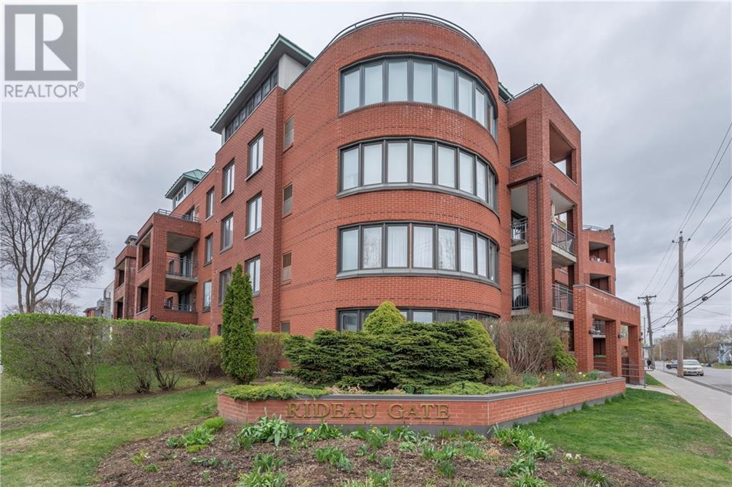 111-959 NORTH River Rd  