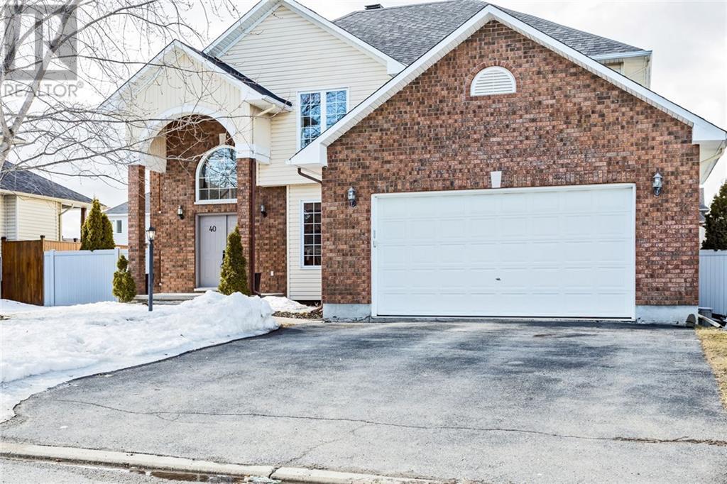 40 Amethyst Cres  