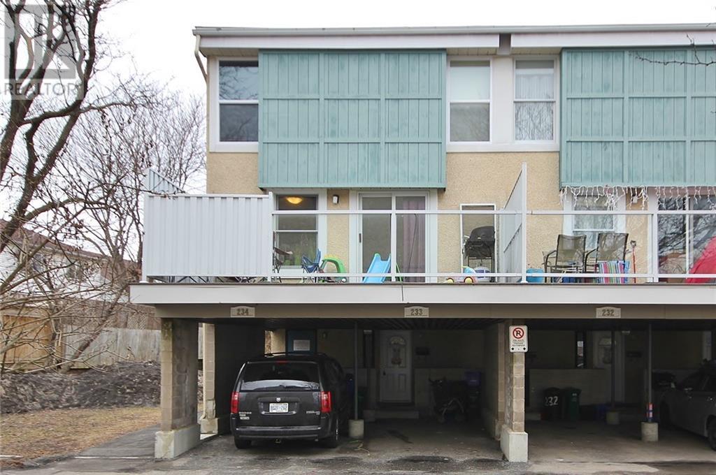 233-3445 Uplands Dr