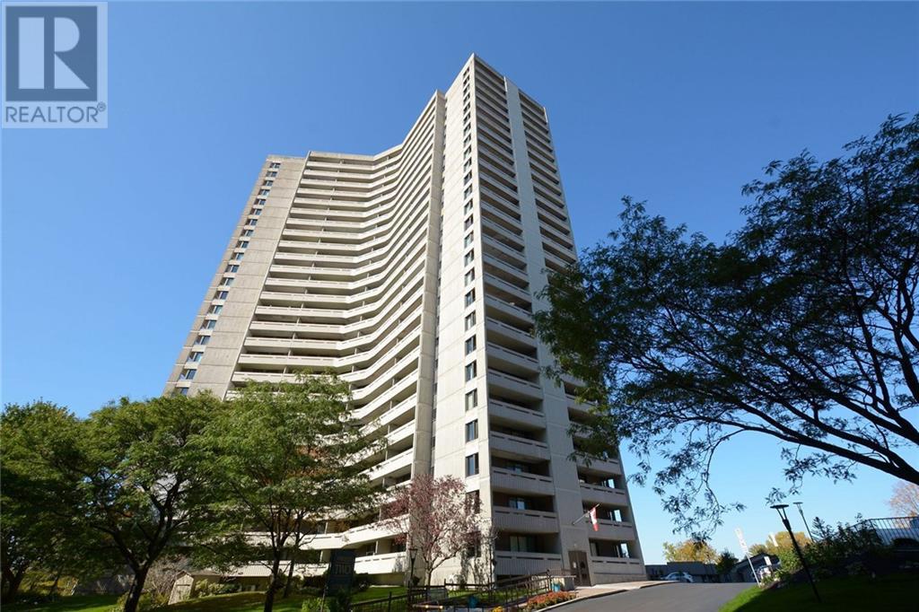 102-1171 Ambleside Dr  