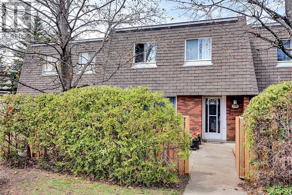 134 Royalton Private  