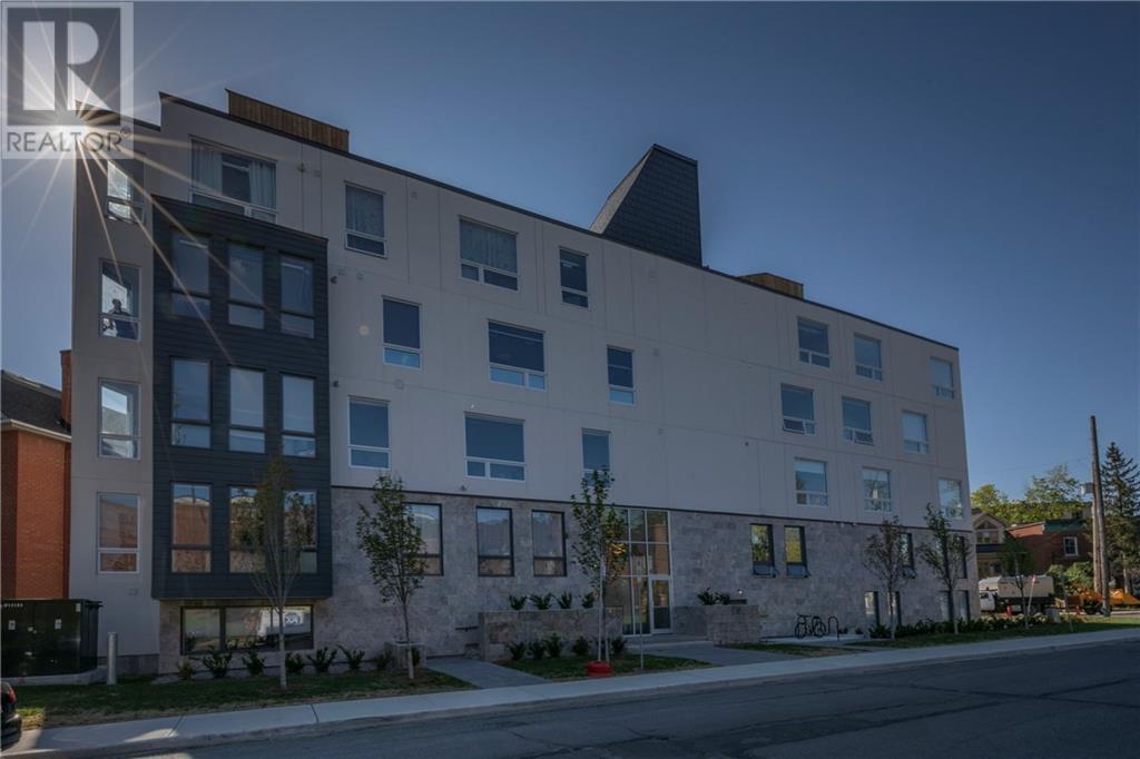 403-150 Greenfield Ave  