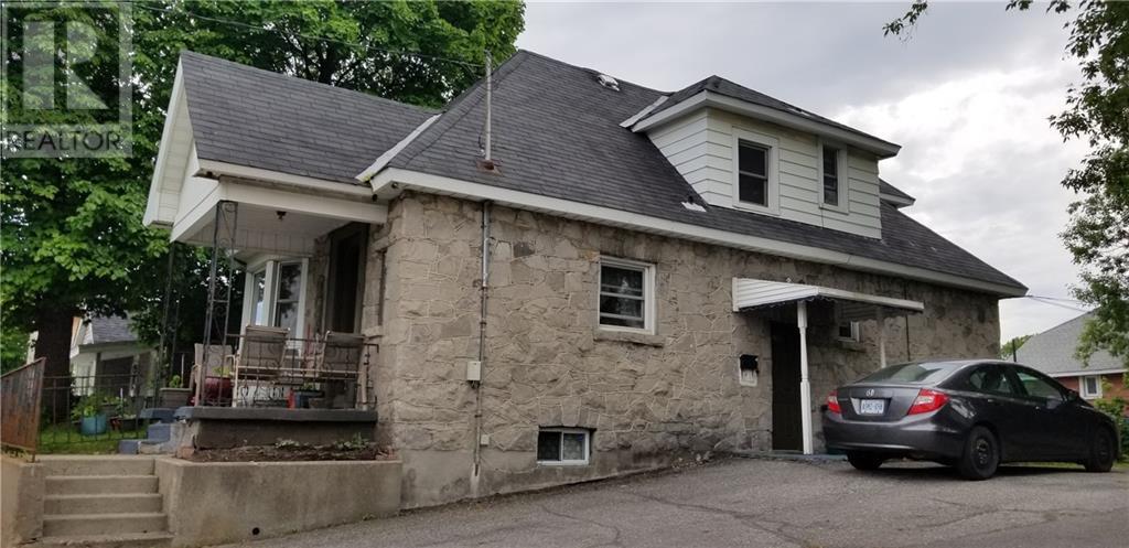 838 St Laurent Blvd