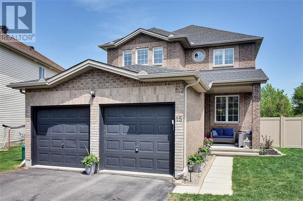 15 Catterick Cres  
