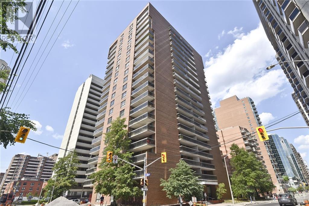 306-475 Laurier Ave  